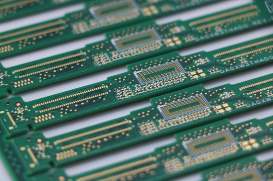 良い価格 4L FR4 重銅 印刷回路板 緑色 溶接面膜 白色 シルクスクリーン PCB 組立 サービス オンライン